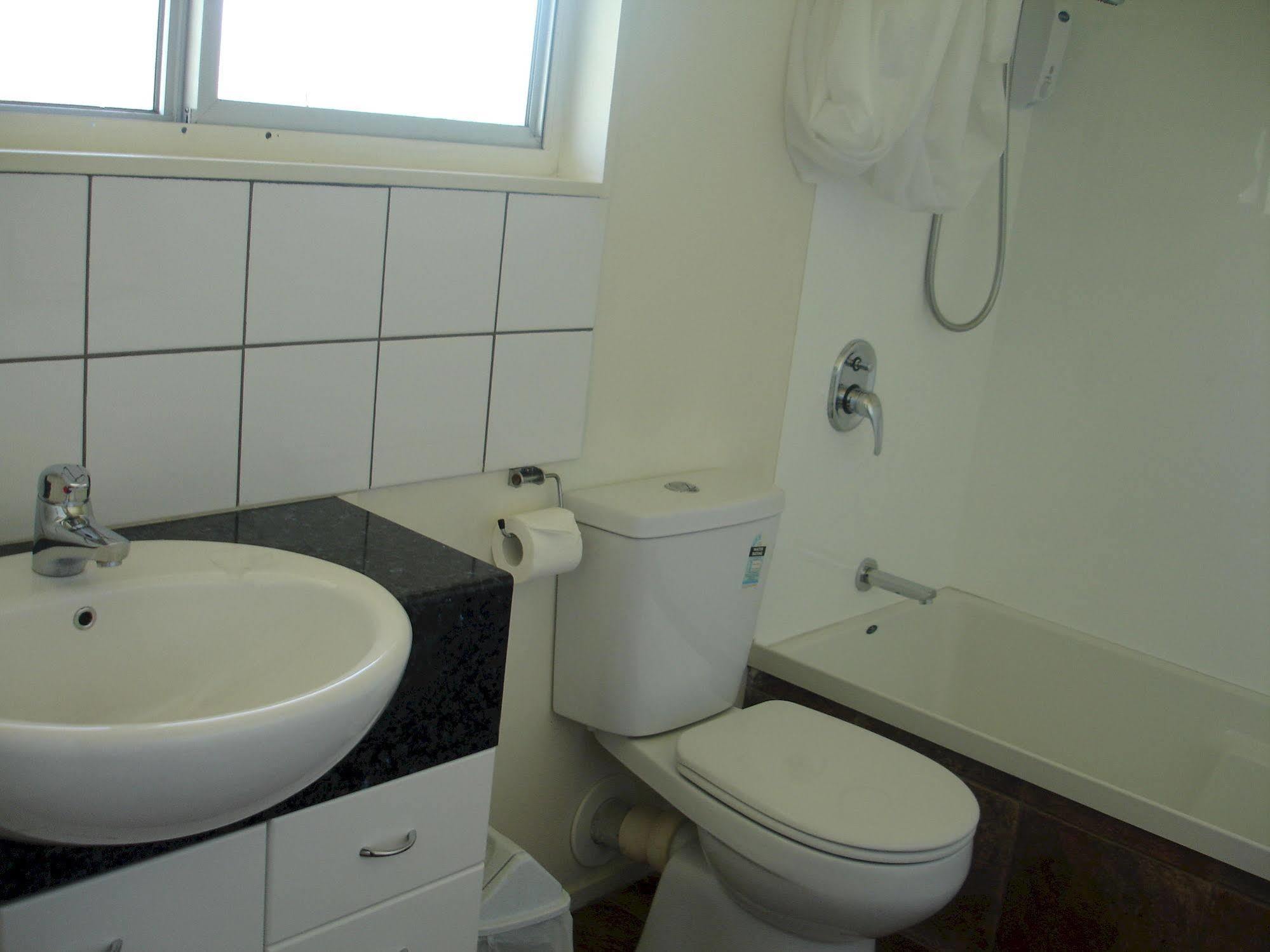 Achilles Motel Christchurch Bagian luar foto