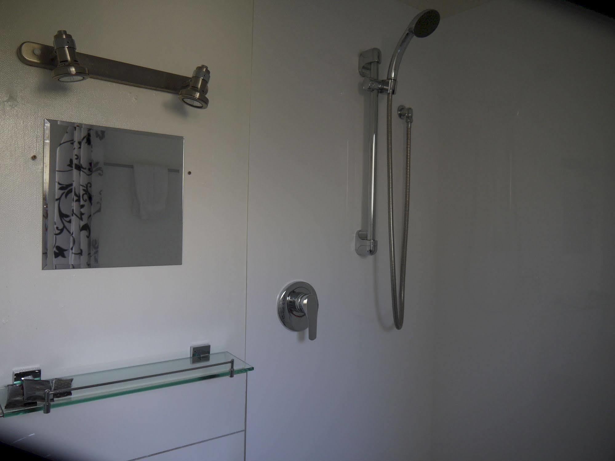 Achilles Motel Christchurch Bagian luar foto